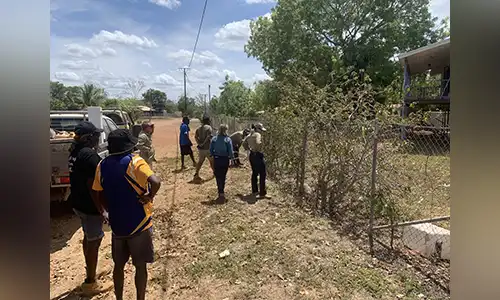 Yugul Mangi Rangers learning about bellyache bush